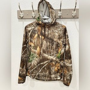 Realtree camo pullover hoodie worn once